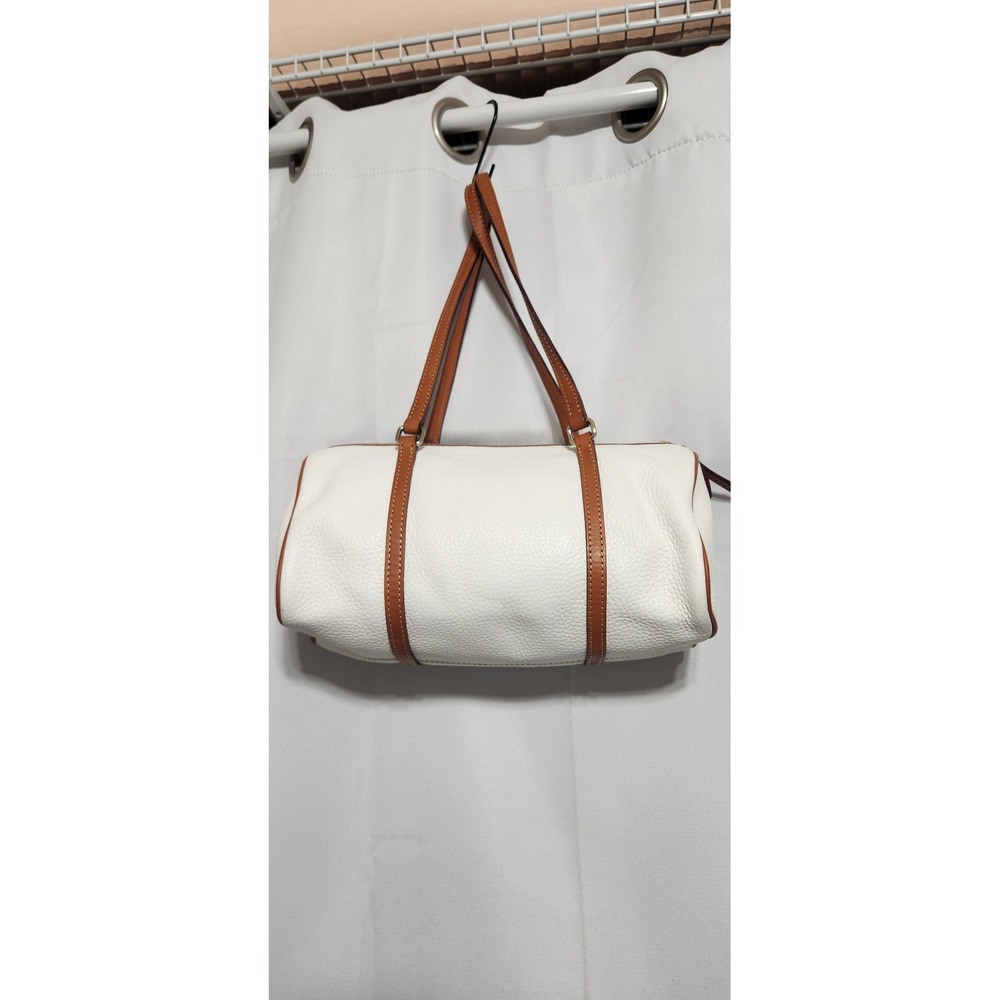 Dooney & Bourke White Pebbled Leather Barrel Bag Tan Trim Duck Charm - Picture 3 of 12